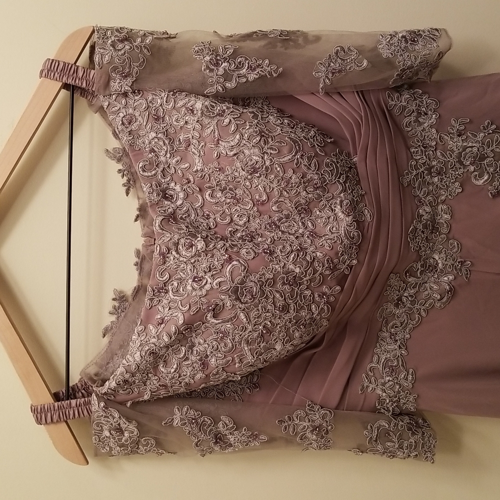 Beautiful Formal Floor Length Lilac Beaded Deess, Size 8